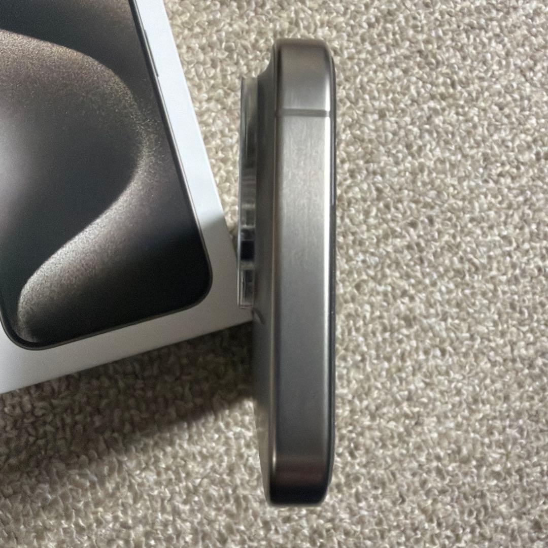 Apple iPhone15 Pro ナチュラルチタニウム 本体