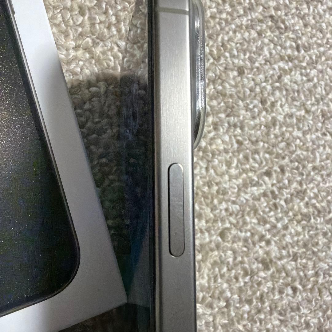 Apple iPhone15 Pro ナチュラルチタニウム 本体