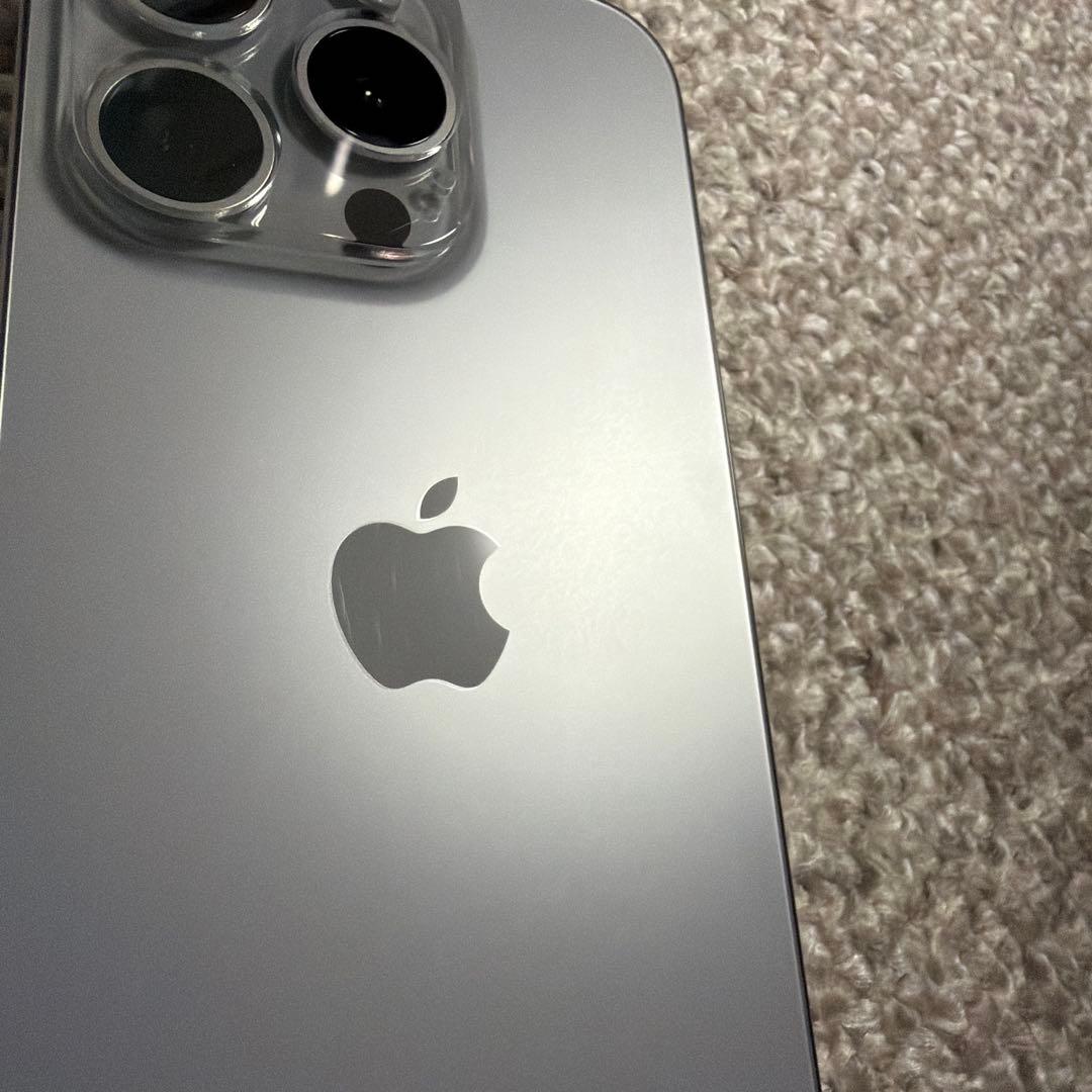 Apple iPhone15 Pro ナチュラルチタニウム 本体