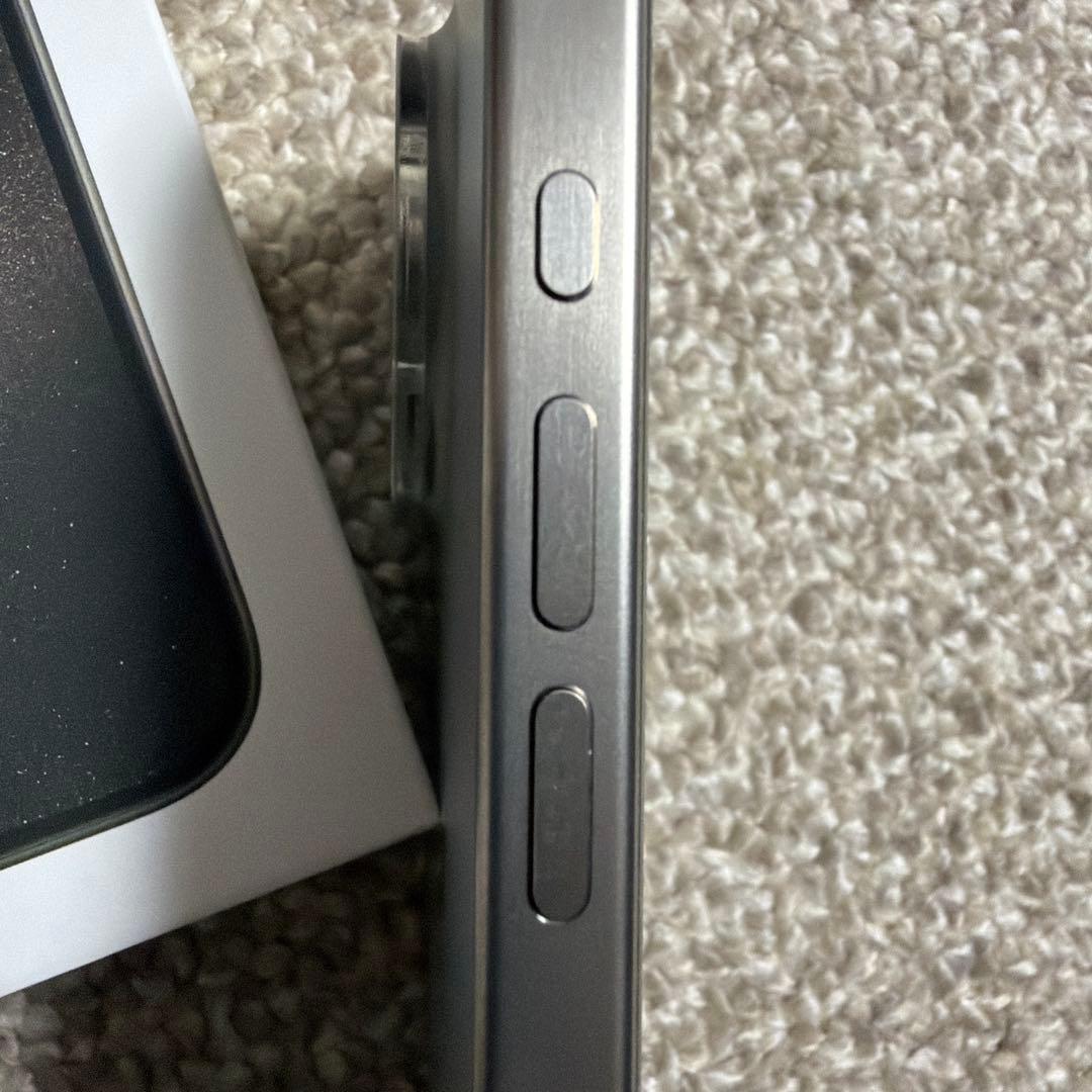 Apple iPhone15 Pro ナチュラルチタニウム 本体