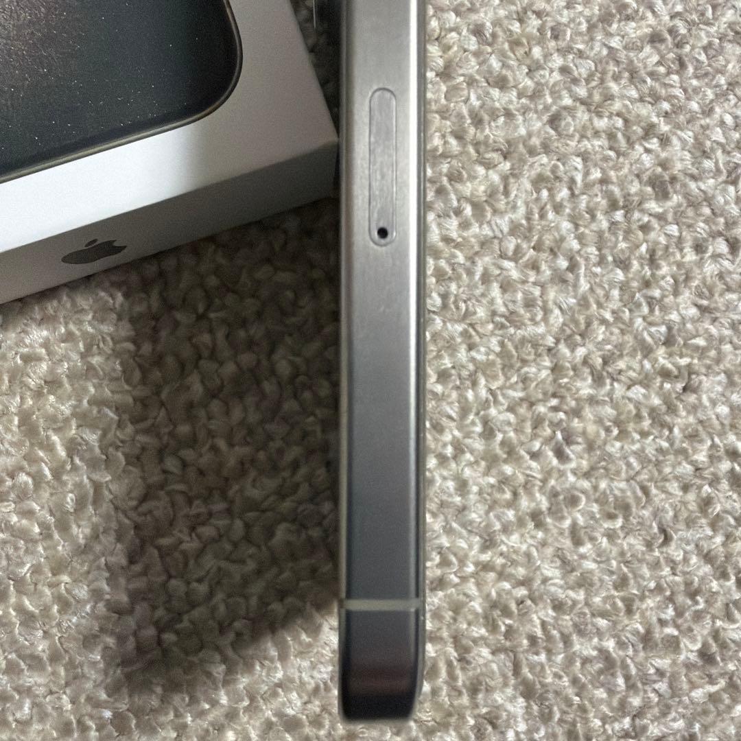 Apple iPhone15 Pro ナチュラルチタニウム 本体