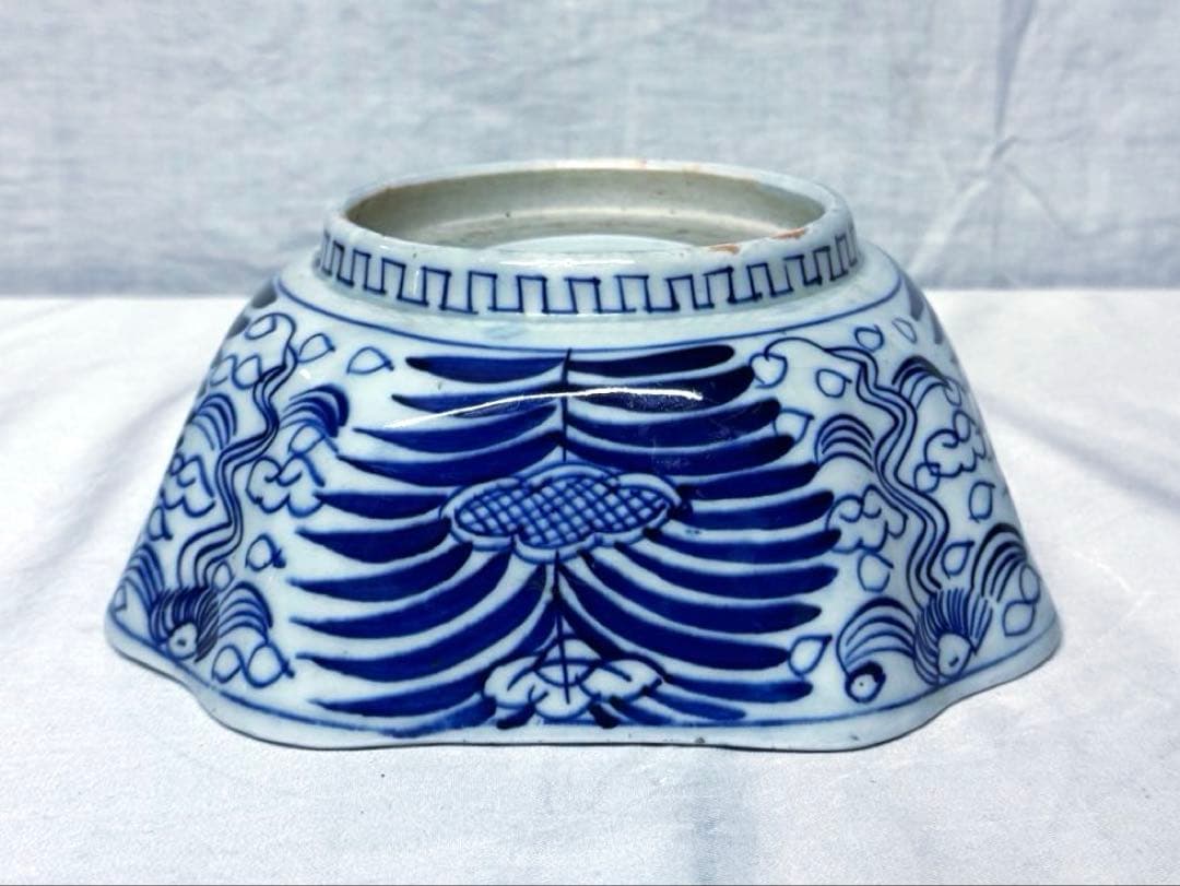 骨董皿　明治時代の染付角鉢　器　角鉢　隅切り　藍皿　デザイン皿