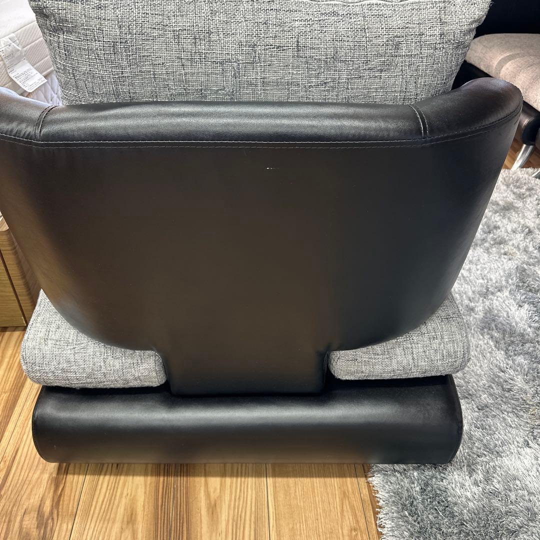 持ち帰り大歓迎　Armonia　グレー カウチソファ 背もたれクッション付き