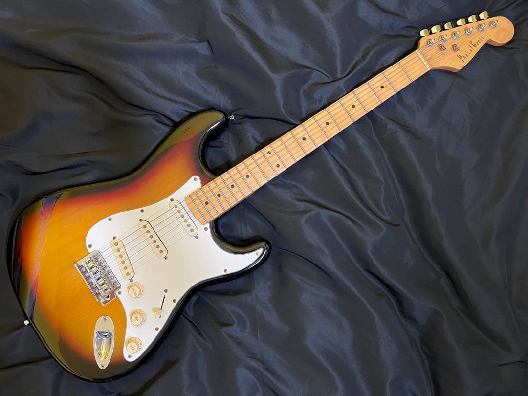 photogenic　ストラトタイプ　エレキギター　フォトジェニックケース付