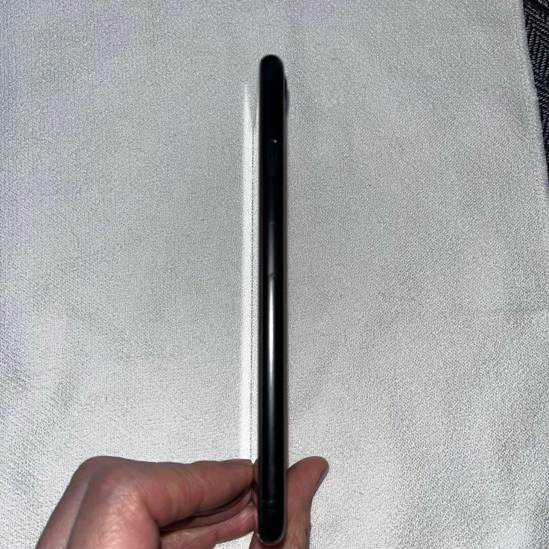 iPhone SE2 64GB ブラック