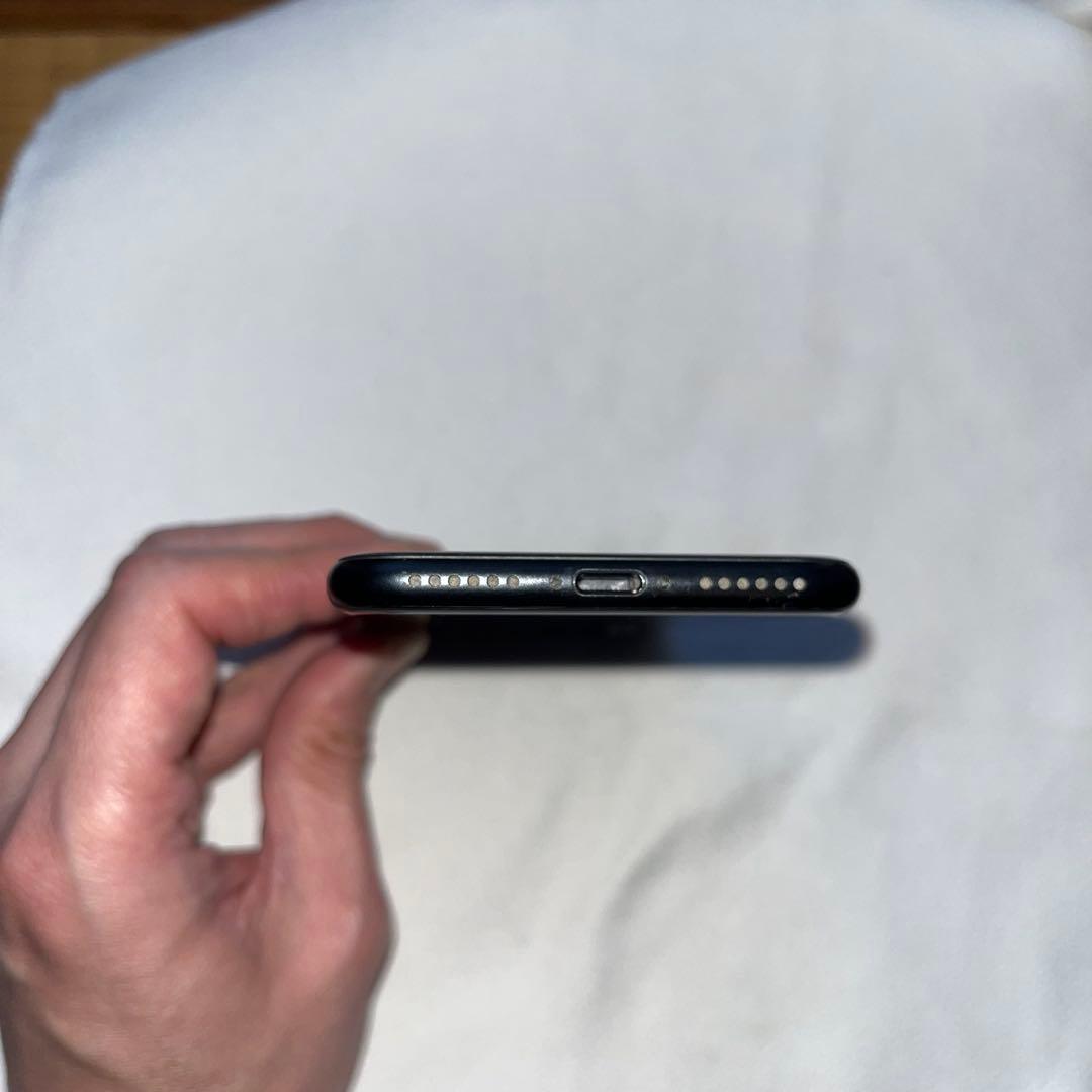 iPhone SE2 64GB ブラック