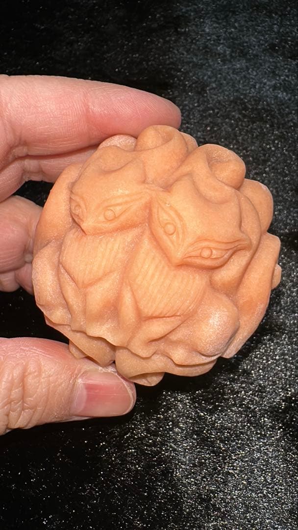 手彫り彫刻 九尾狐番い 脂玉 吉祥紋様 縁起物 如意回紋 猪目ハート スフィア