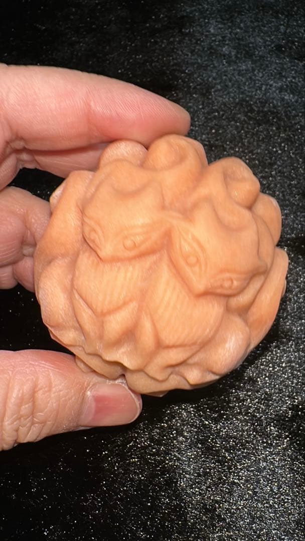 手彫り彫刻 九尾狐番い 脂玉 吉祥紋様 縁起物 如意回紋 猪目ハート スフィア