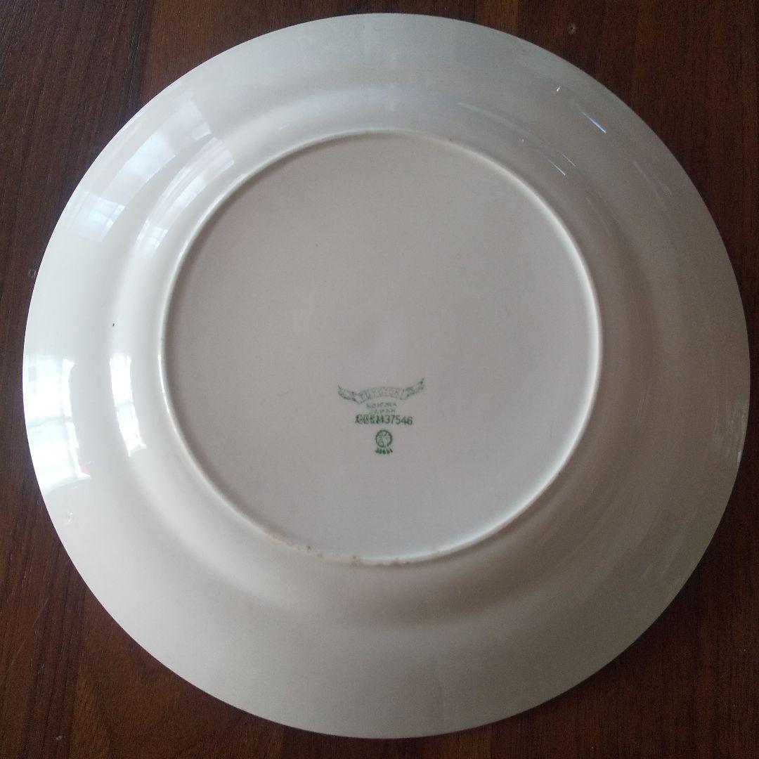 TOYOTOKI kokuraトリコロール 白い陶器皿 日本製 37546