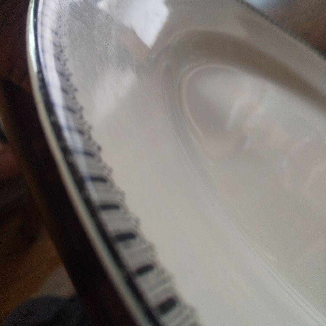 TOYOTOKI kokuraトリコロール 白い陶器皿 日本製 37546