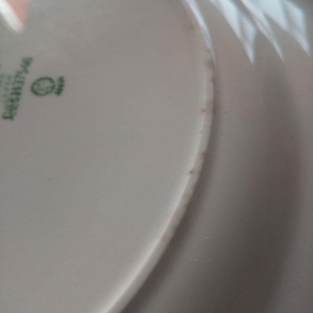 TOYOTOKI kokuraトリコロール 白い陶器皿 日本製 37546