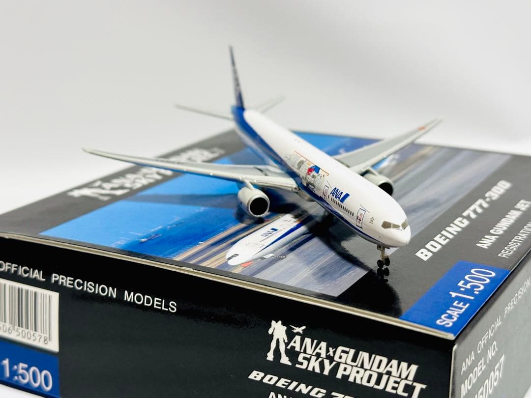 全日空商事 1/500 ANA ガンダムジェット B777-300