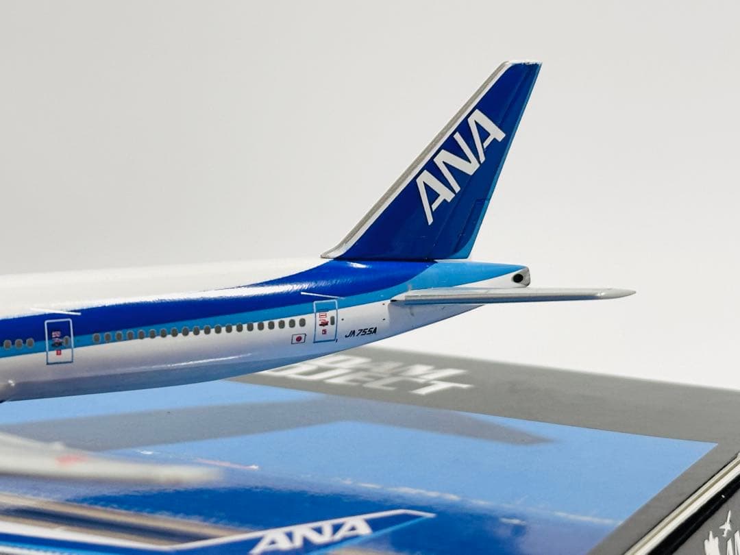 全日空商事 1/500 ANA ガンダムジェット B777-300