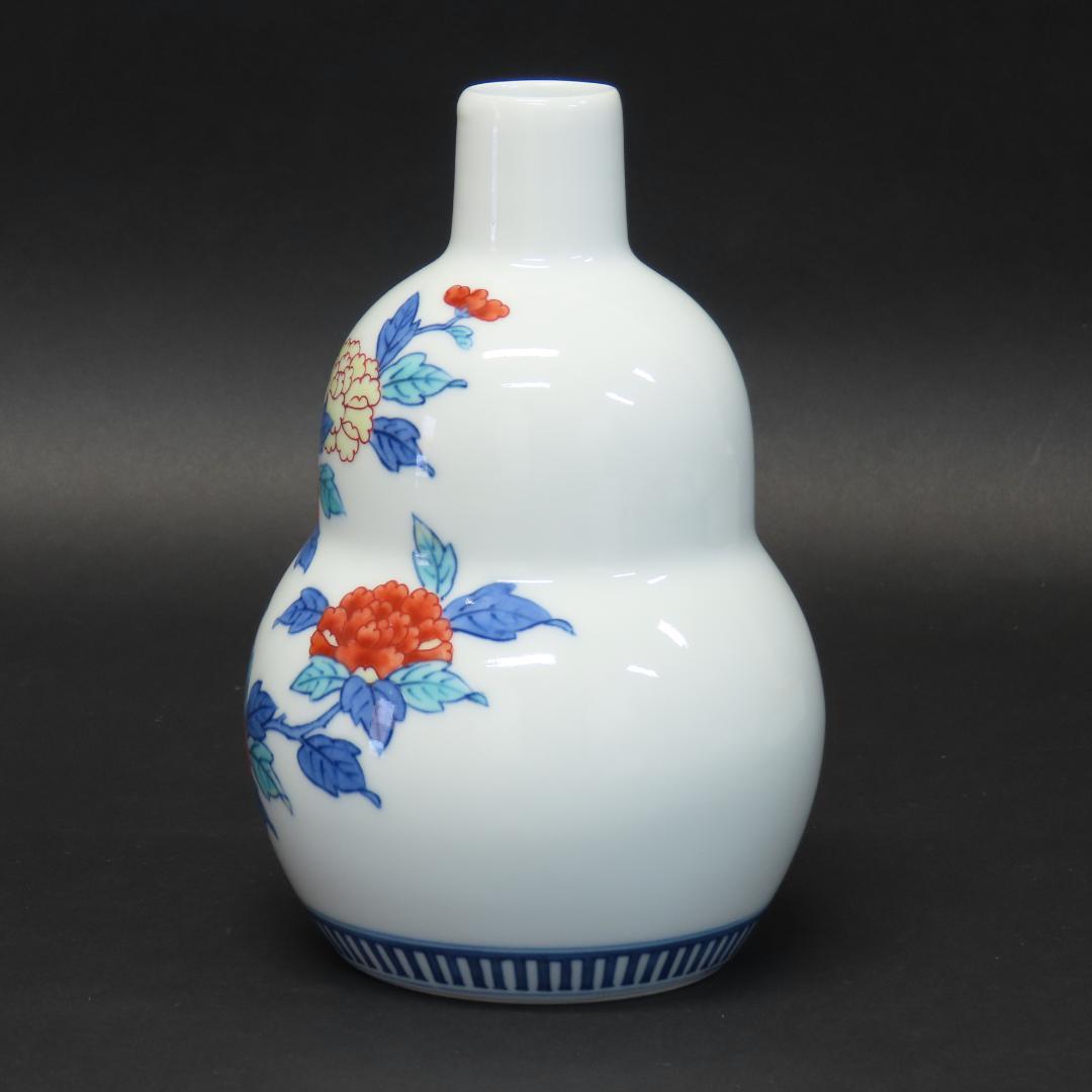 ⭕405 今泉今右衛門 錦牡丹絵花瓶 共箱 高さ17cm/色鍋島 人間国宝