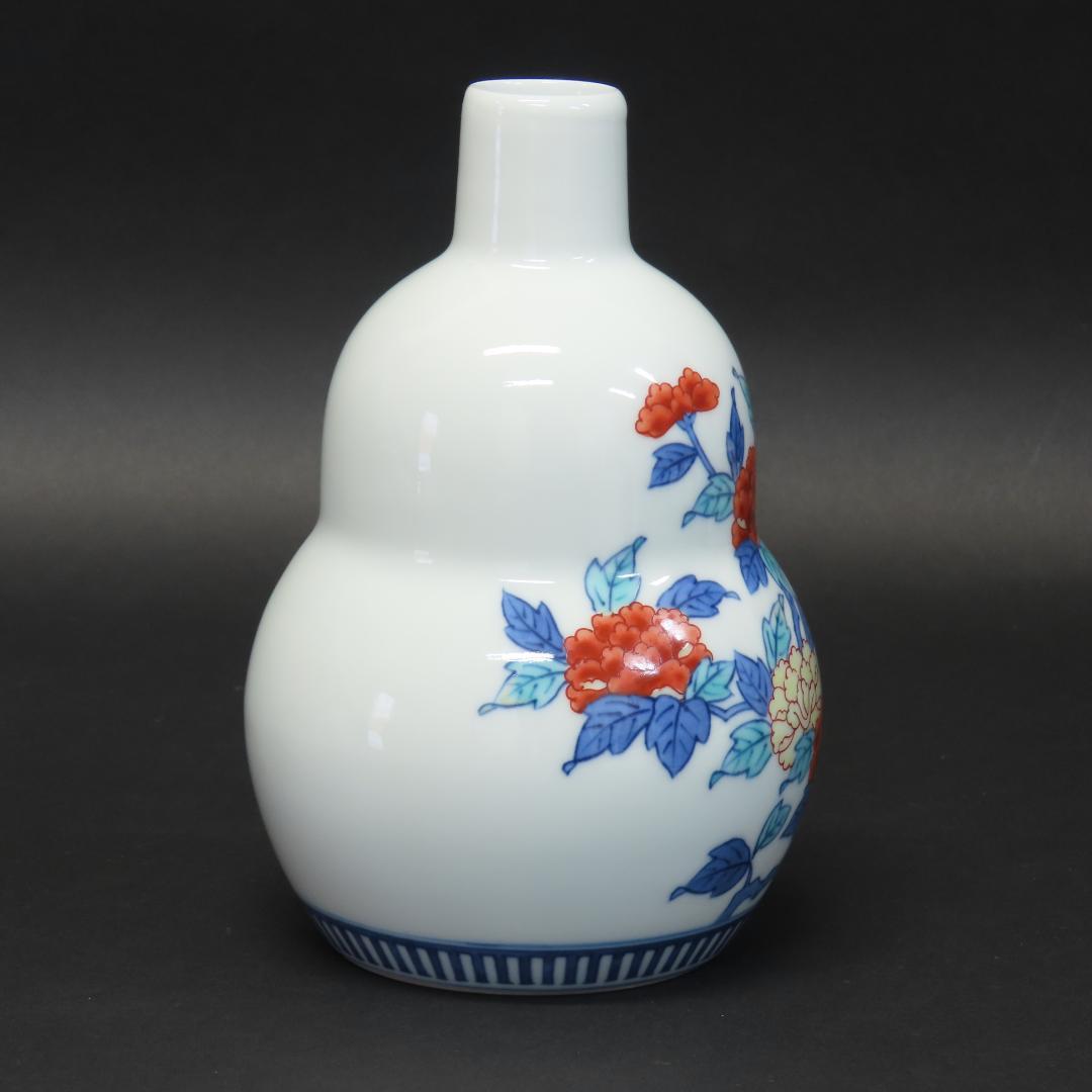 ⭕405 今泉今右衛門 錦牡丹絵花瓶 共箱 高さ17cm/色鍋島 人間国宝