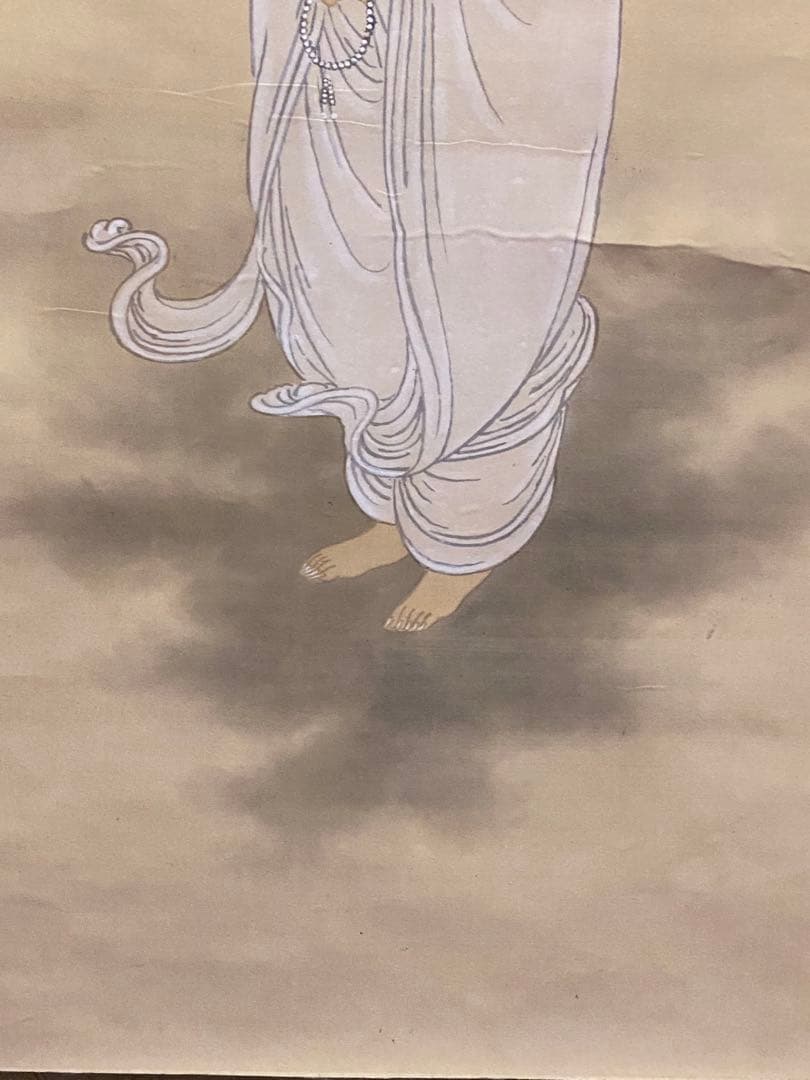 掛け軸　雲上之観音図