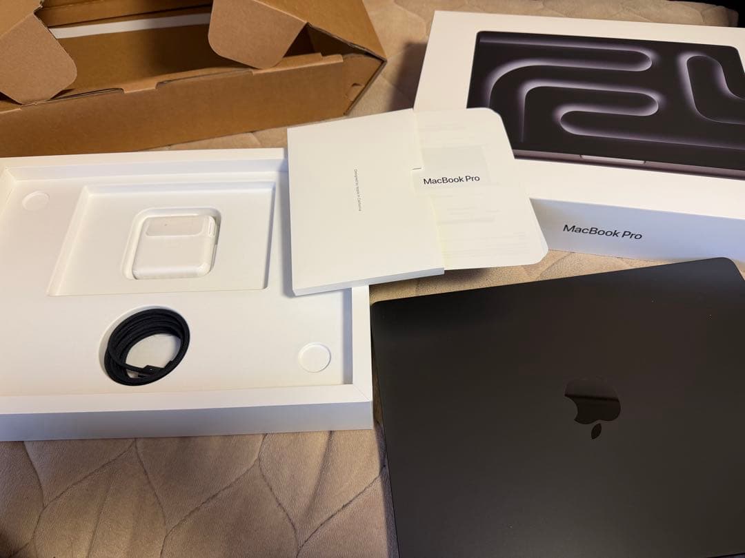 Macbook Pro M4 14インチ/24GB/512GB ナノテク