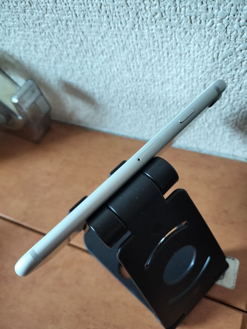 iPhone 7 32GB バッテリー89% simフリー