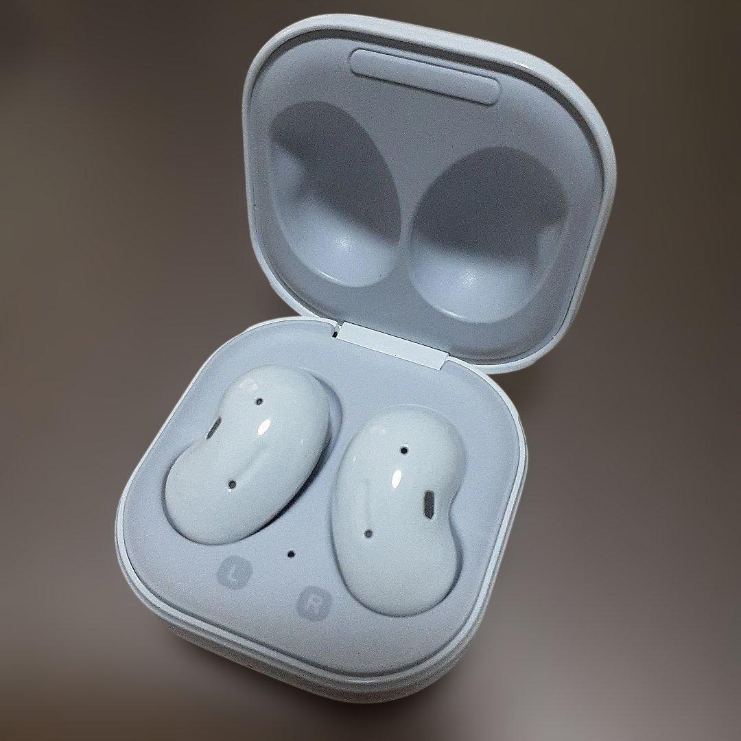 【美品】Galaxy Buds live ホワイト(フルセット)