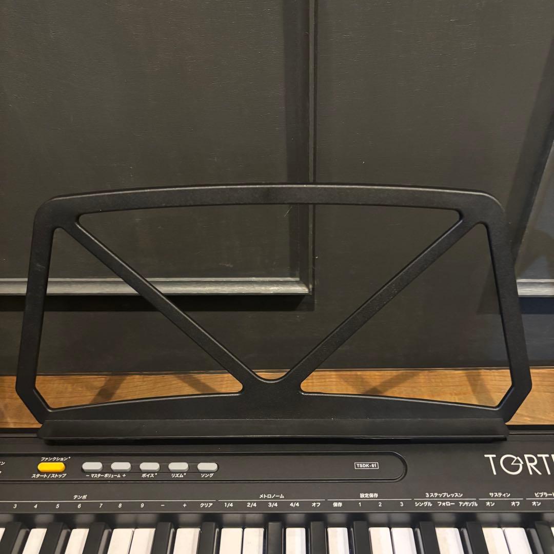 トルテ 電子キーボード 61鍵 譜面台・アダプター・マイク付き