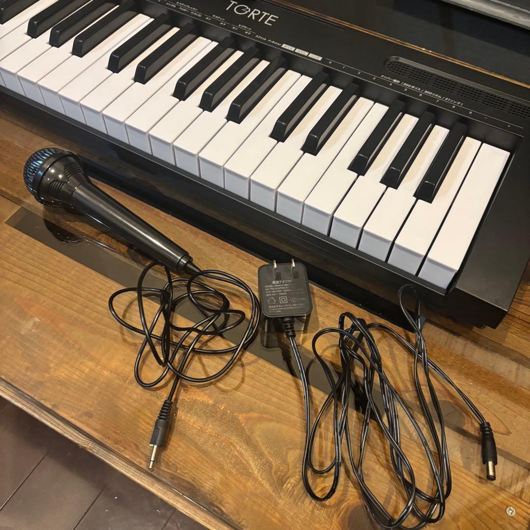トルテ 電子キーボード 61鍵 譜面台・アダプター・マイク付き