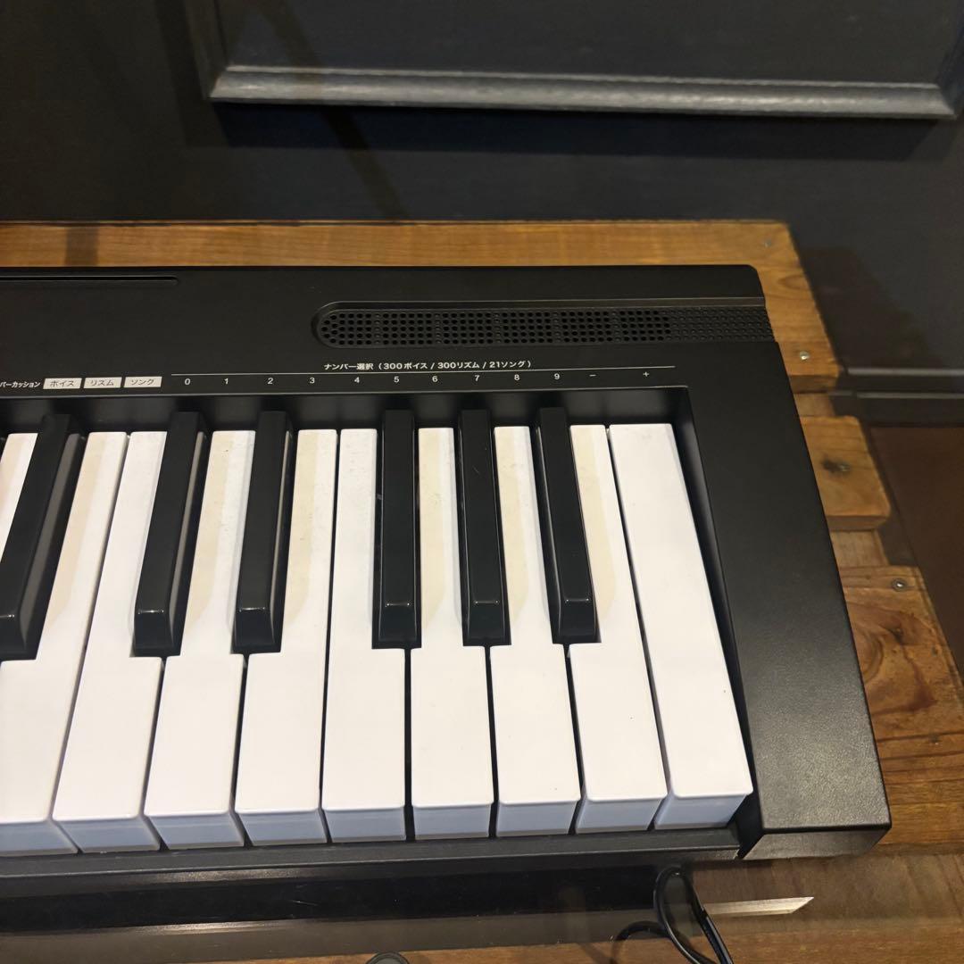 トルテ 電子キーボード 61鍵 譜面台・アダプター・マイク付き