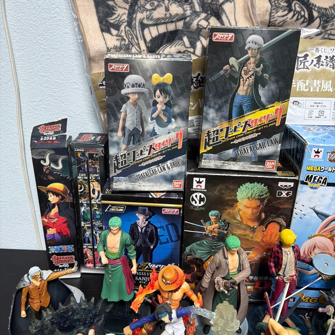 ワンピース フィギュア グッズ　大量まとめ売り約50点 食玩　プライズ　一番くじ