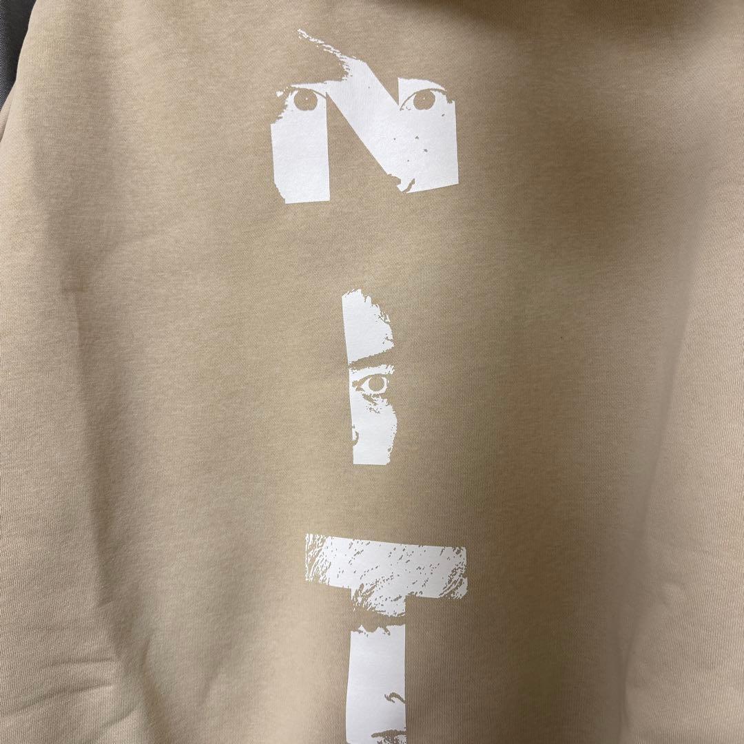 ニートと居候とたかさき NIT ベージュパーカー 白ver.