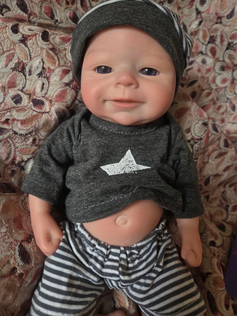 25日、20時で終了します。シリコンリボーンドール