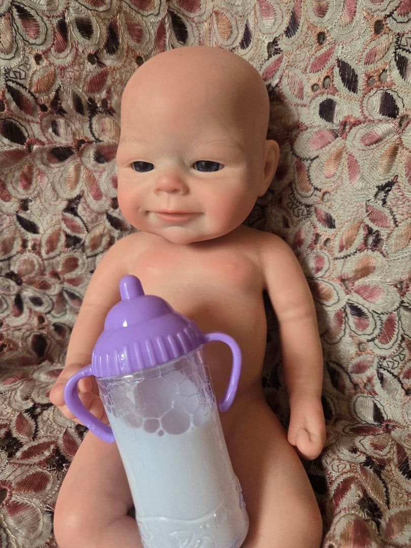 25日、20時で終了します。シリコンリボーンドール