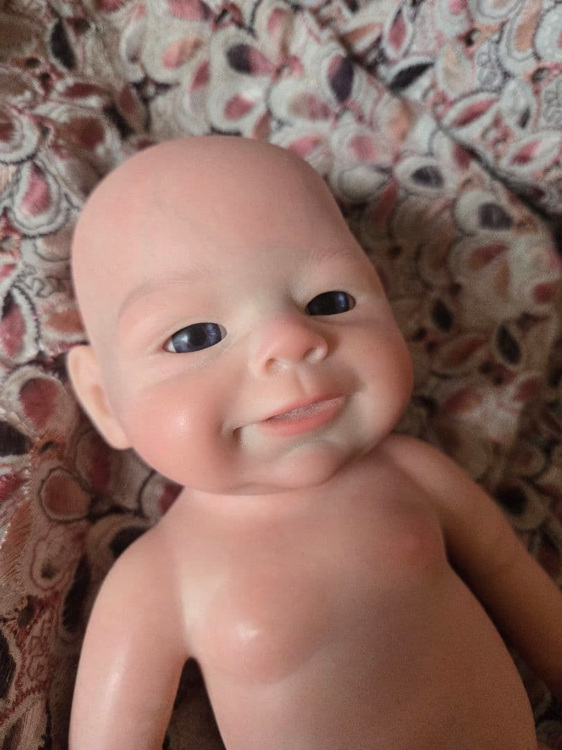 25日、20時で終了します。シリコンリボーンドール