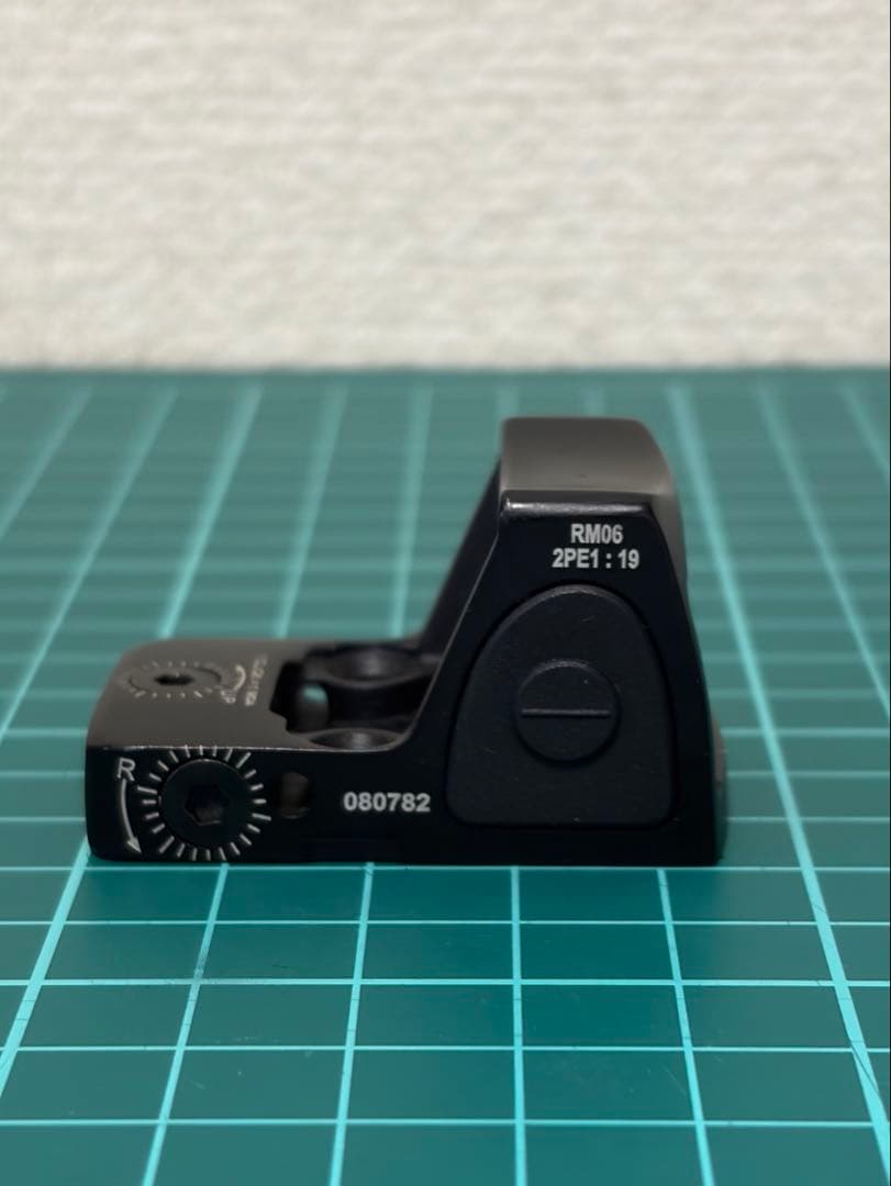 トリコンタイプサイト(光学機器)+マウントベース　レプリカ