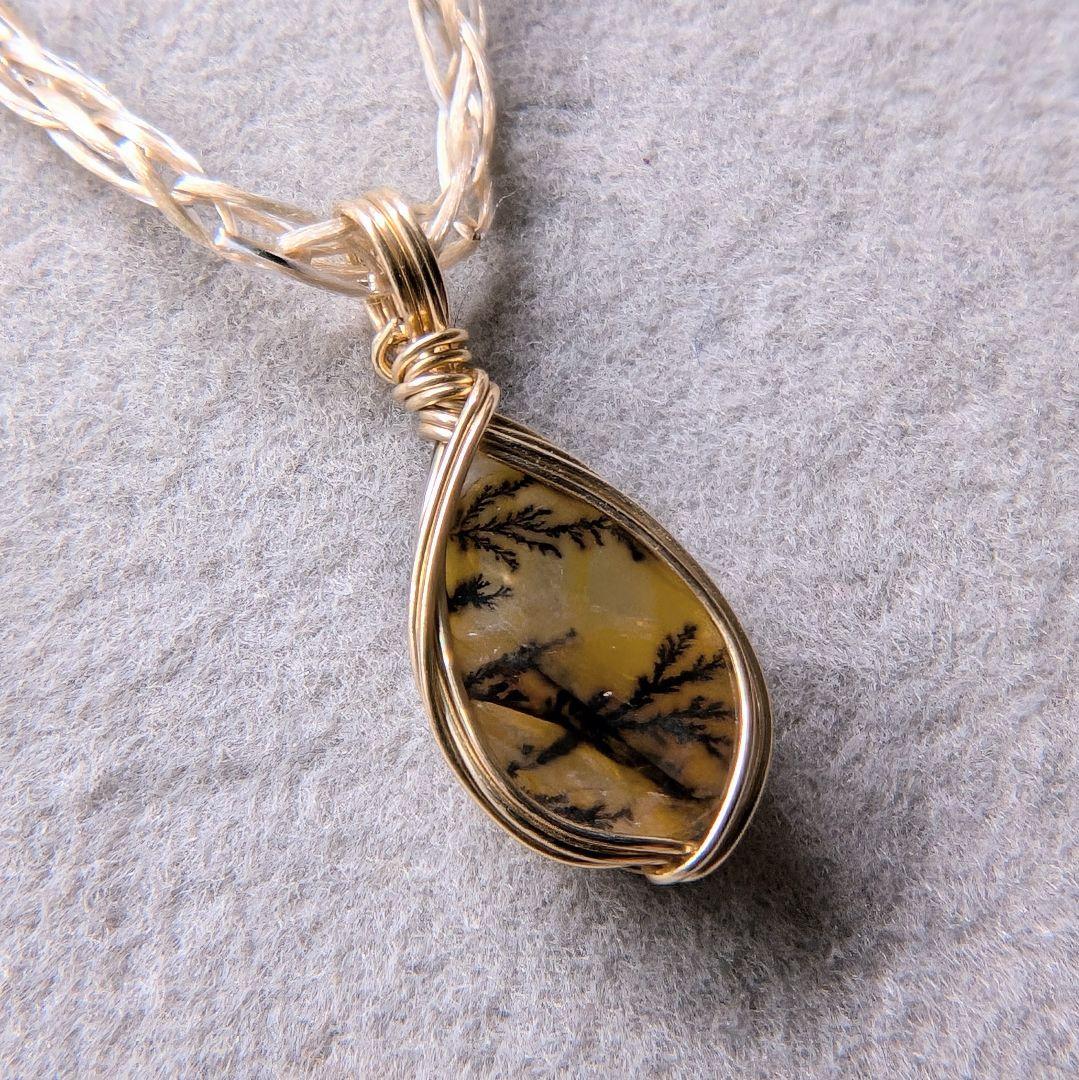 デンドリティッククォーツのペントップ　14kgfワイヤーラップ