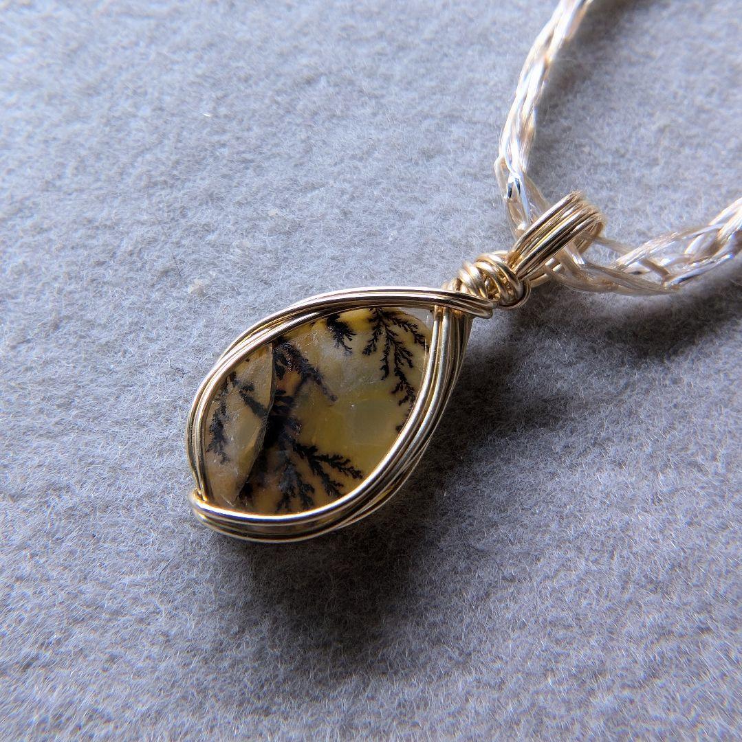 デンドリティッククォーツのペントップ　14kgfワイヤーラップ