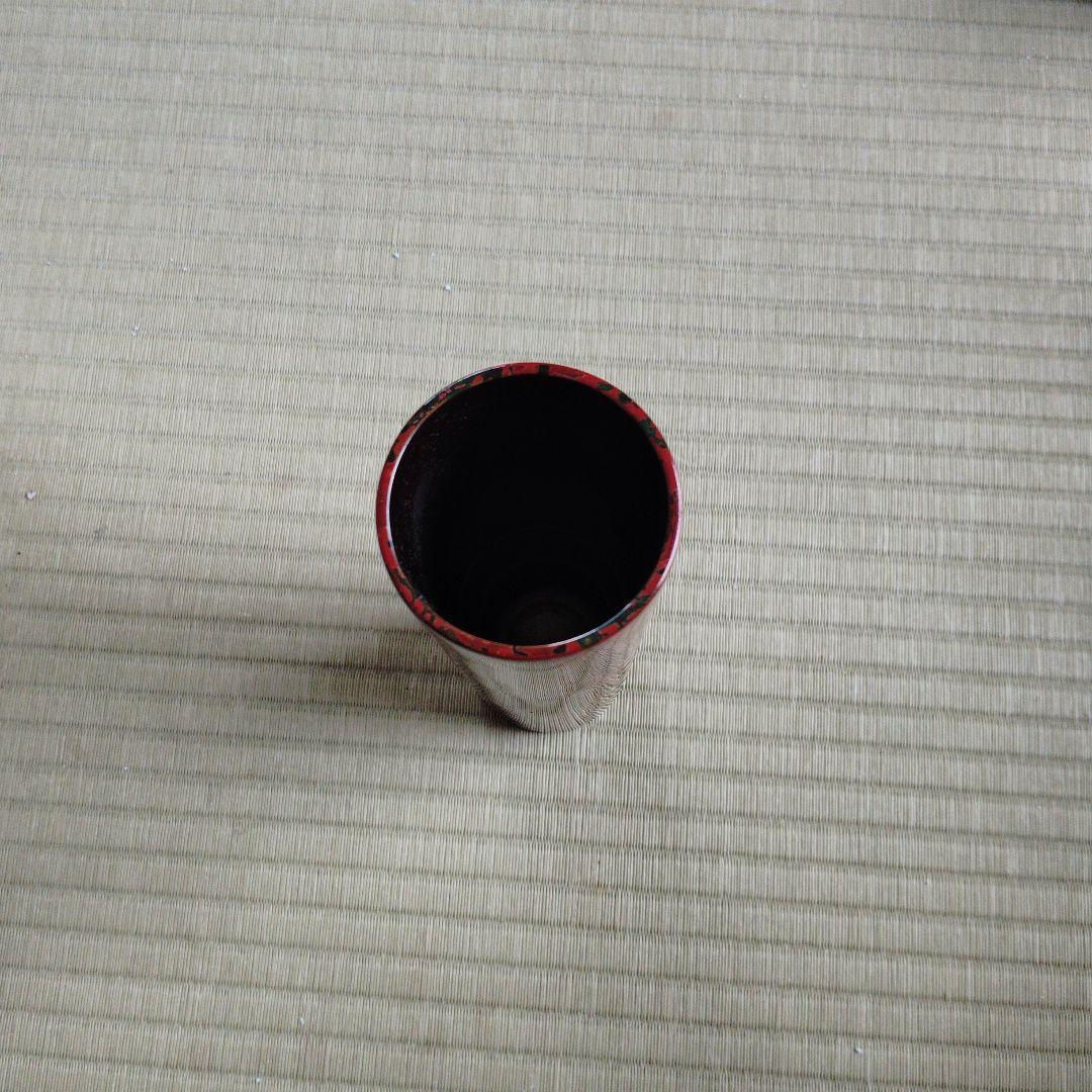 津軽塗　赤色模様入り花瓶