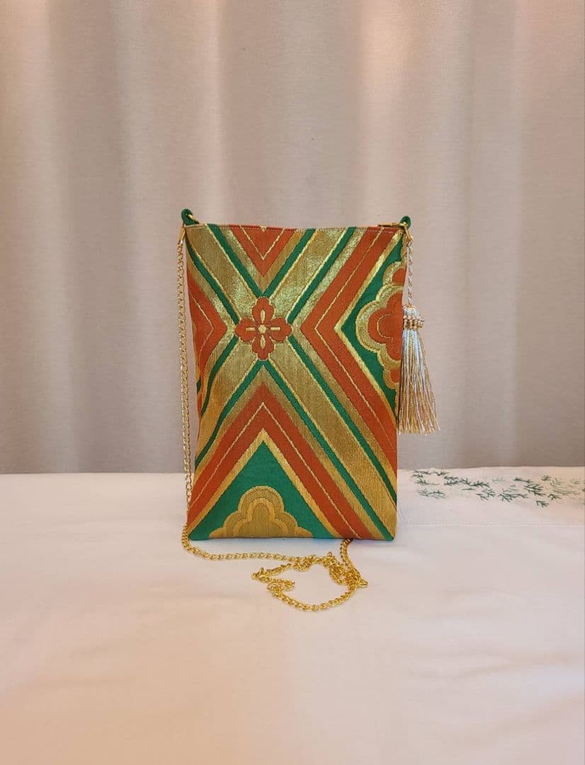 和風花模様、シルク着物帯の2waysスマホショルダーバッグ、 ハンドバッグ