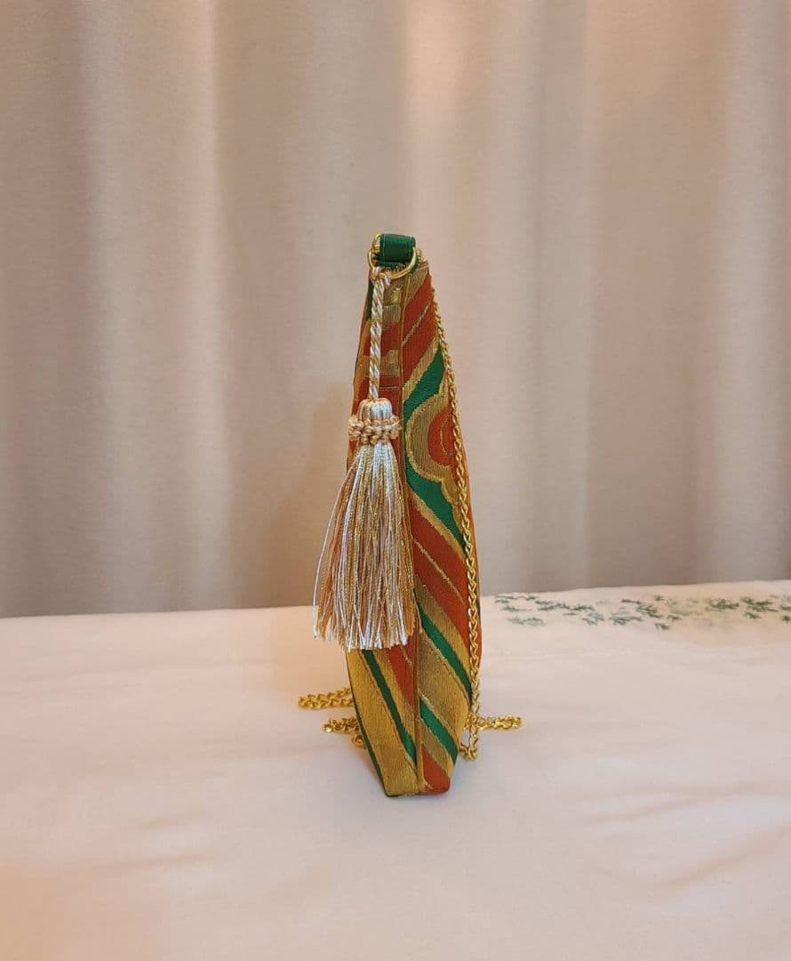 和風花模様、シルク着物帯の2waysスマホショルダーバッグ、 ハンドバッグ