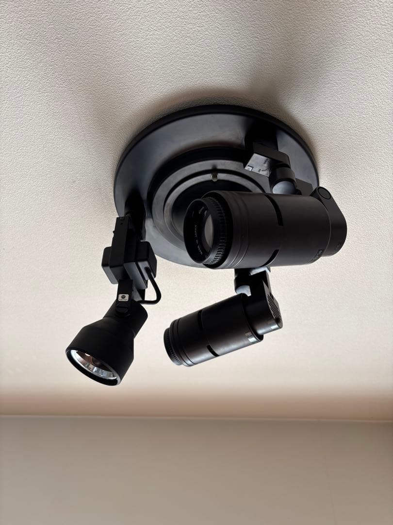 ブラック スポットライト レンズデザイン