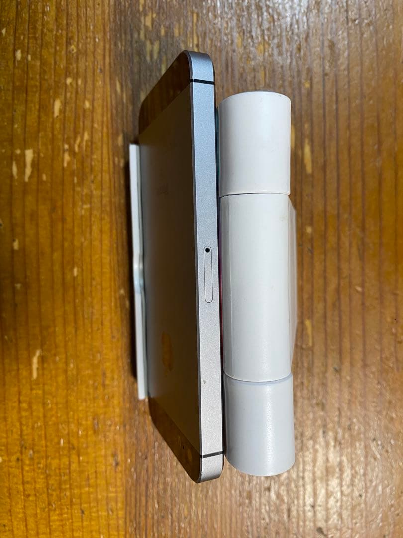 iPhone SE space gray 64GB SIMフリー