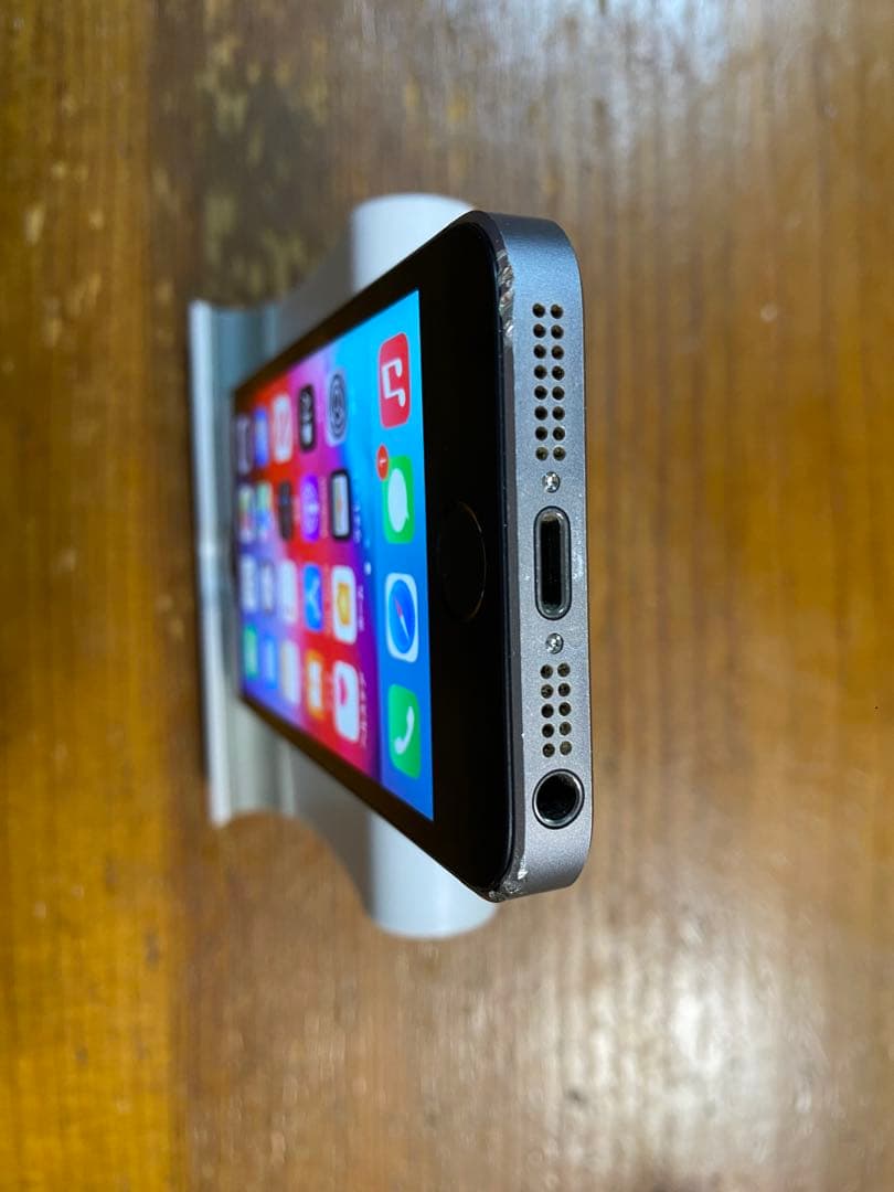 iPhone SE space gray 64GB SIMフリー