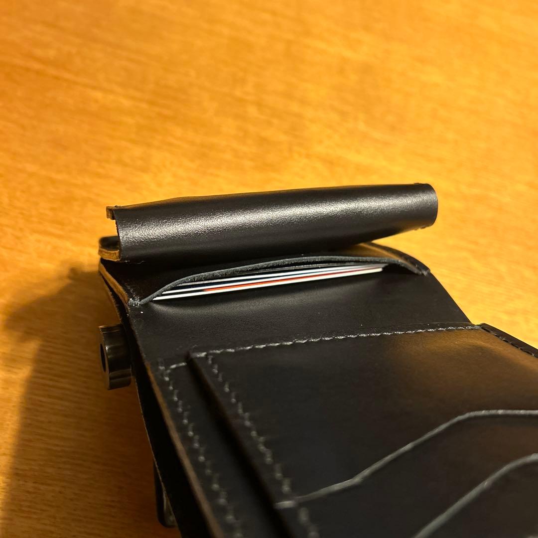 牛革クロコ型押し　ミドル財布 三つ折り　トラッカーウォレット　ハトメ　小判カン