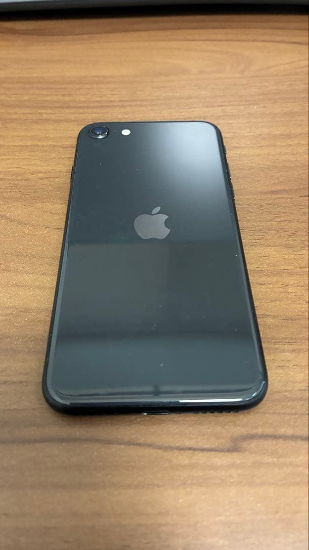 iPhone SE（第2世代）64GB 保護フィルム付き