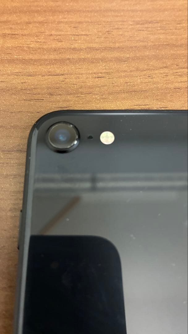 iPhone SE（第2世代）64GB 保護フィルム付き