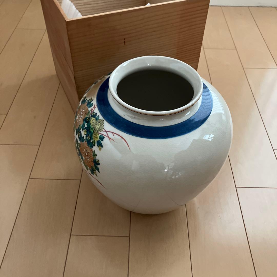 九谷焼　竜昇造　孔雀と花の装飾 陶器花瓶 木箱付き