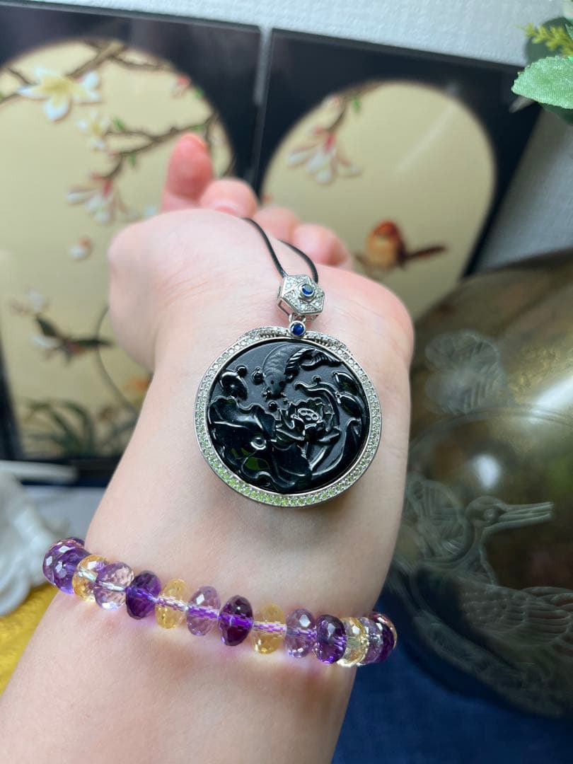 希少❣️ミャンマー産天然翡翠、高品質黒翡翠【吉兆】鯉魚戲蓮　鑑定書付き