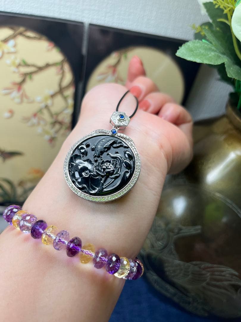 希少❣️ミャンマー産天然翡翠、高品質黒翡翠【吉兆】鯉魚戲蓮　鑑定書付き