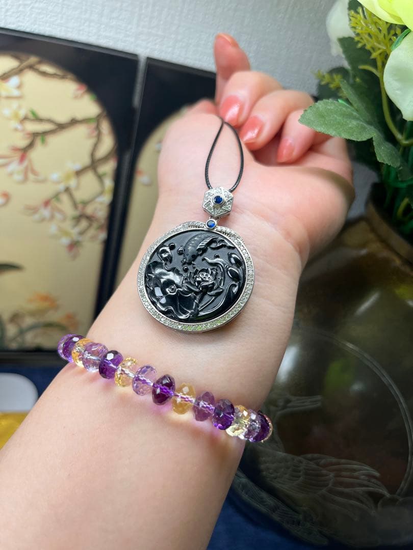 希少❣️ミャンマー産天然翡翠、高品質黒翡翠【吉兆】鯉魚戲蓮　鑑定書付き