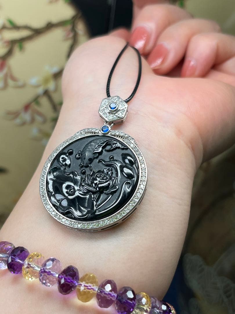 希少❣️ミャンマー産天然翡翠、高品質黒翡翠【吉兆】鯉魚戲蓮　鑑定書付き