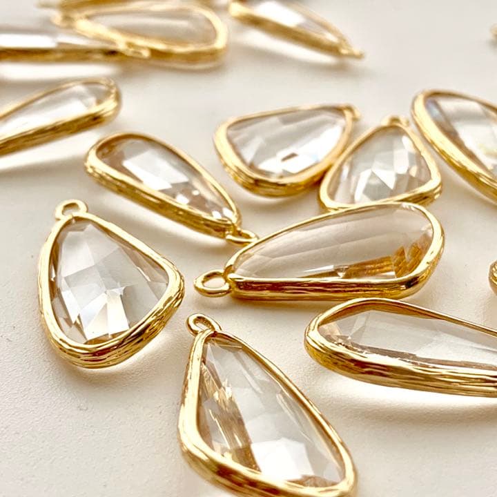 【個数選べます】クリスタルチャームC