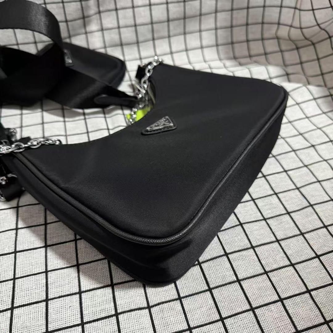 PRADA ノベルティ ショルダーバッグ ブラック